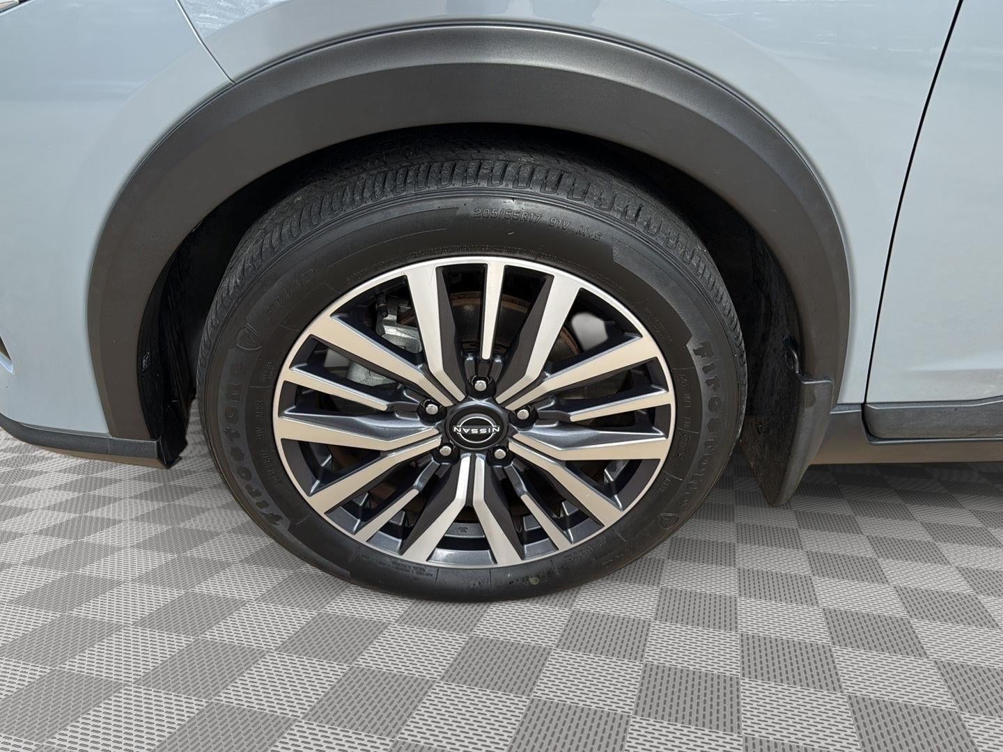 2023 Nissan Kicks SV