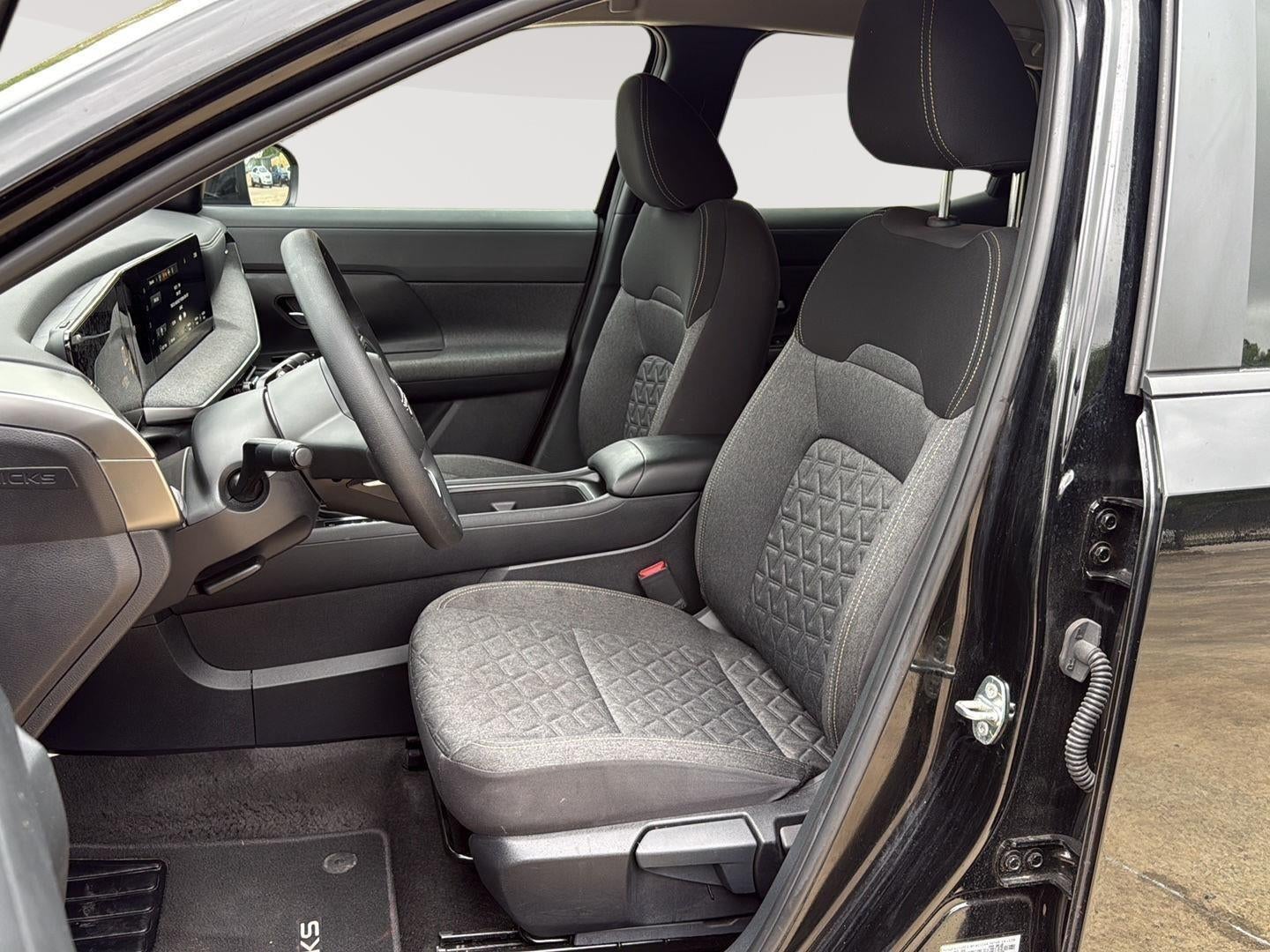 2025 Nissan KICKS Base