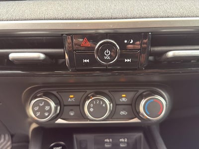 2025 Nissan KICKS Base