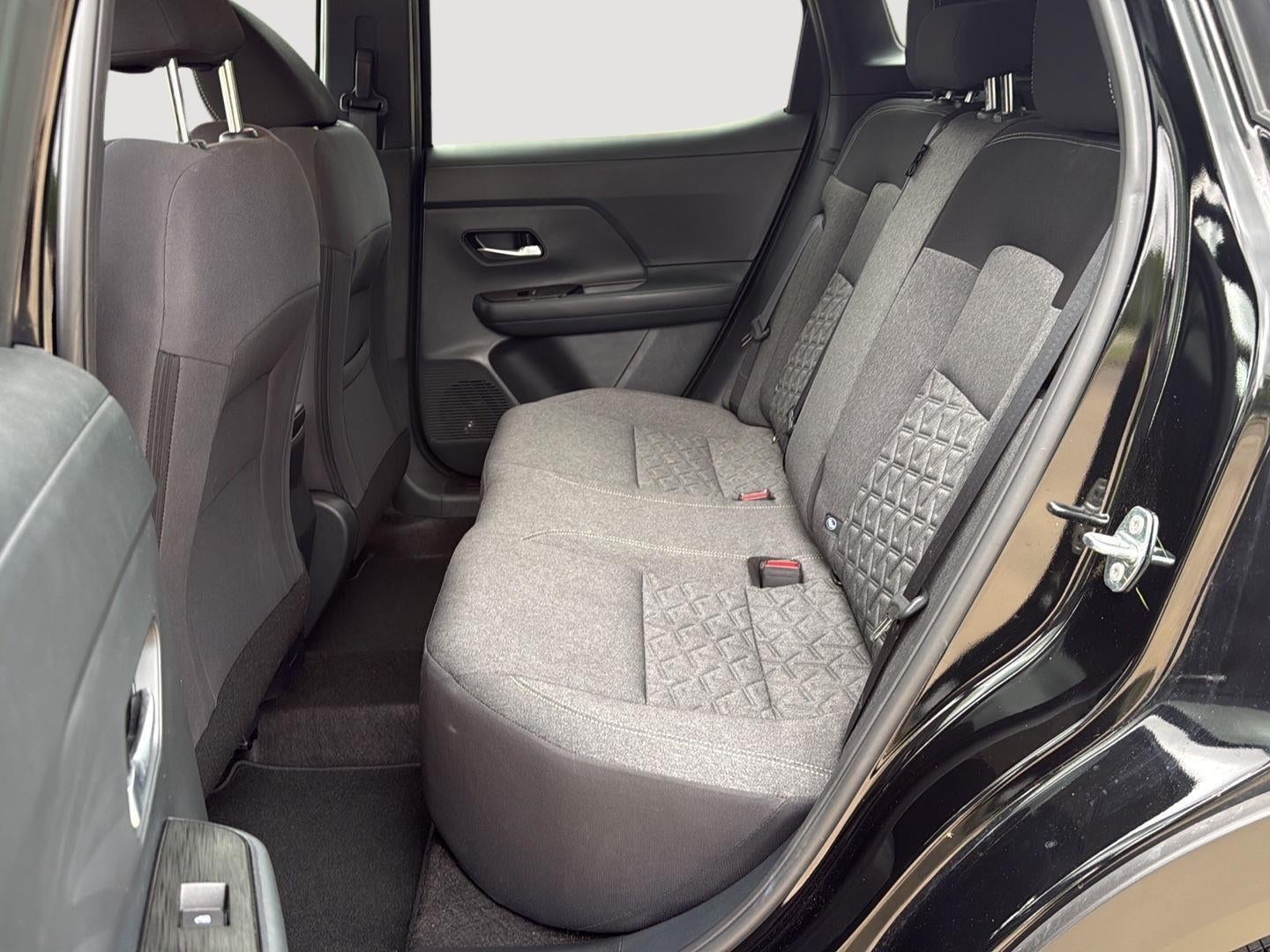 2025 Nissan KICKS Base