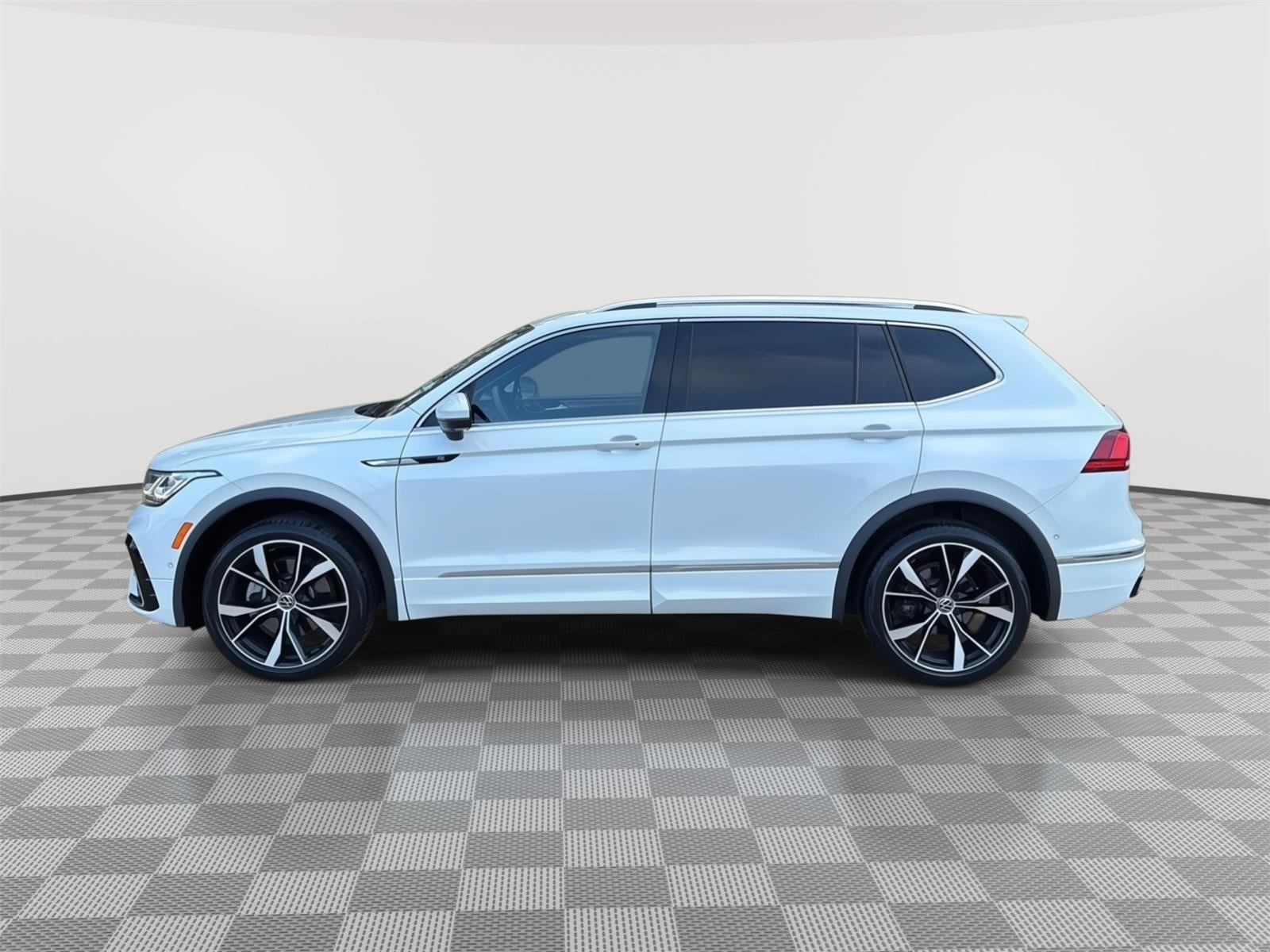 2022 Volkswagen Tiguan SEL R-Line