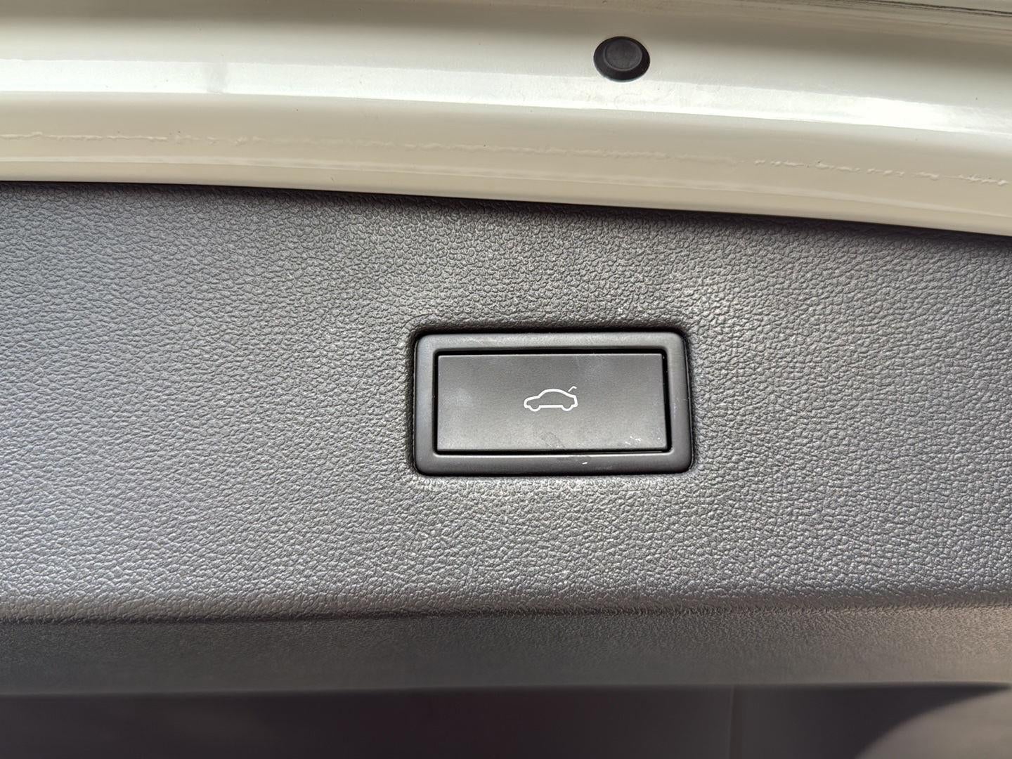 2022 Volkswagen Tiguan SEL R-Line