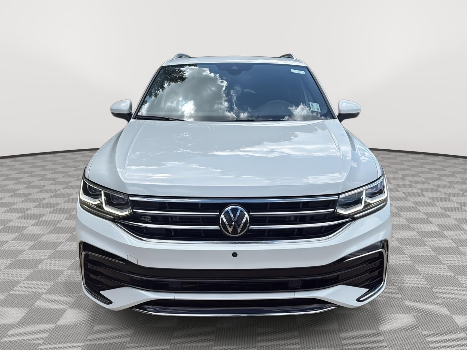 2024 Volkswagen Tiguan SEL R-Line