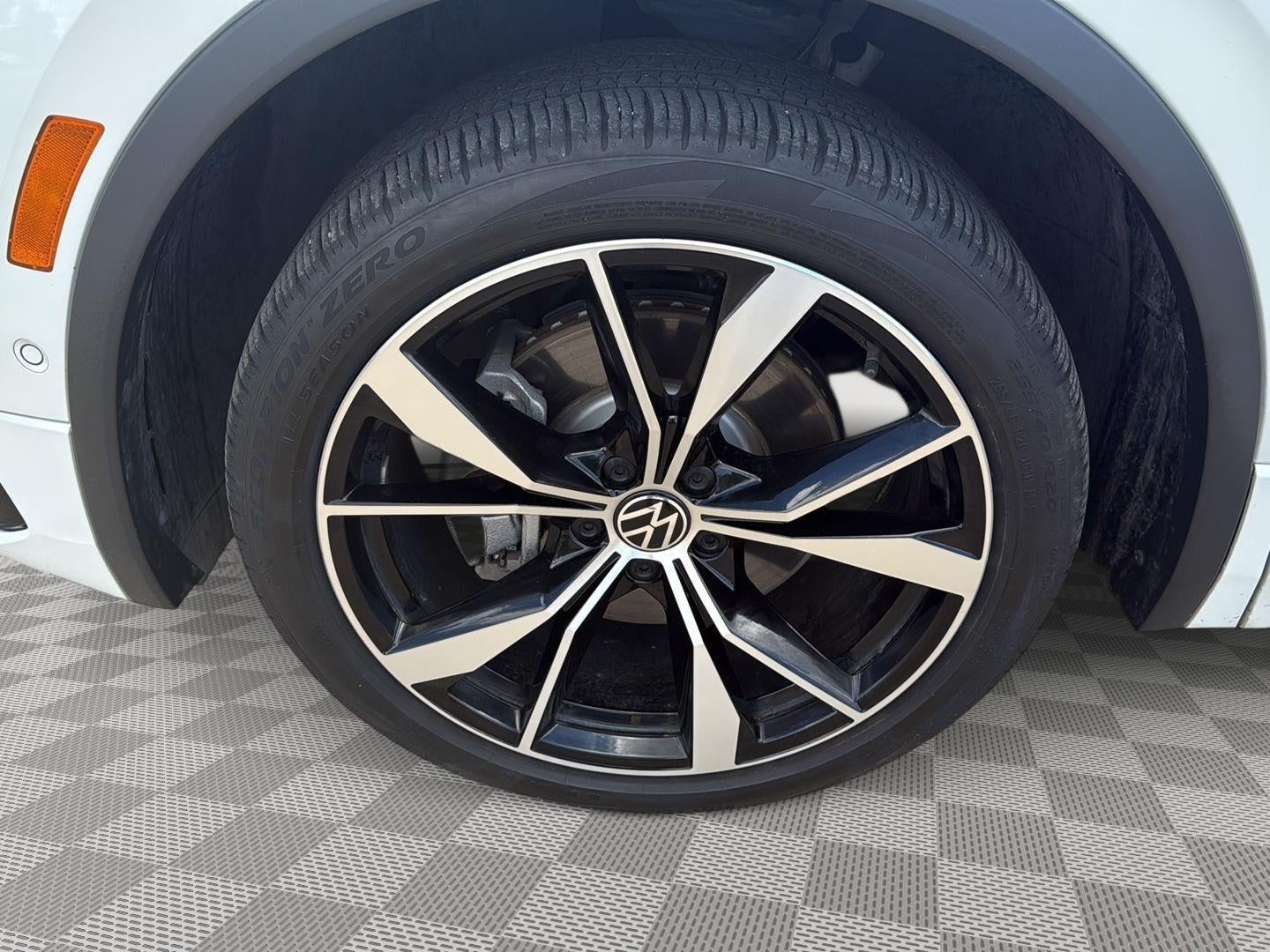 2024 Volkswagen Tiguan SEL R-Line