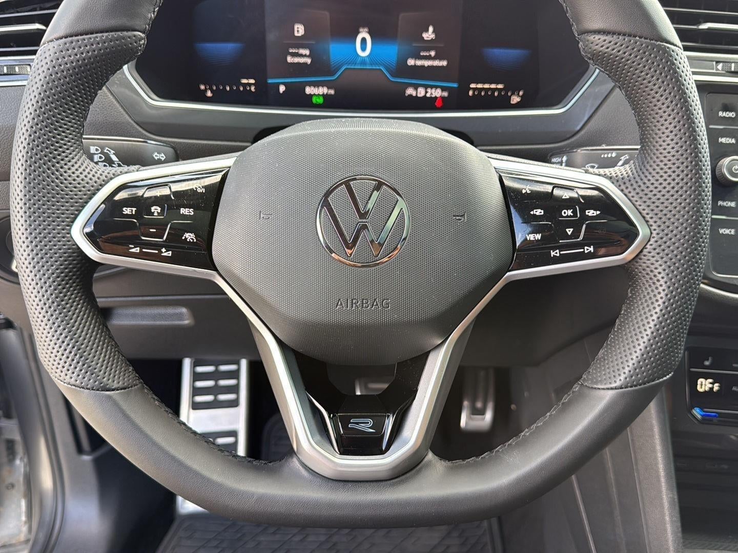 2022 Volkswagen Tiguan SE R-Line Black