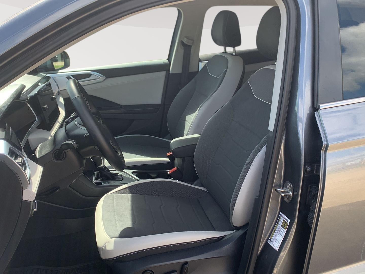 2025 Volkswagen Taos SE