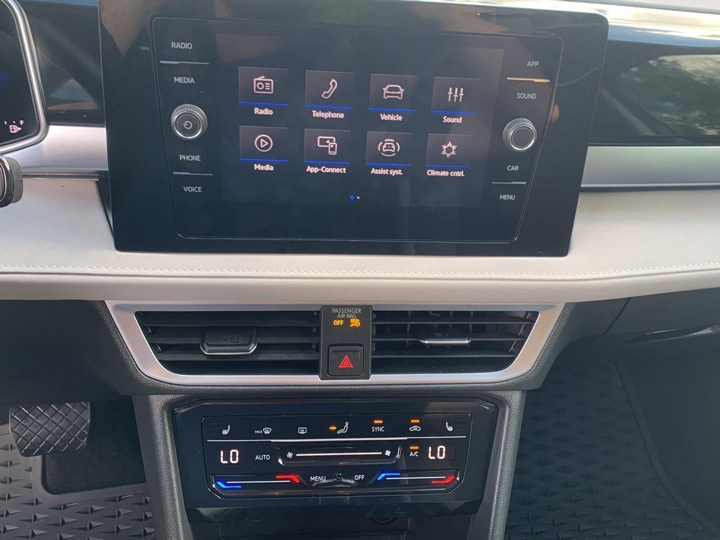 2025 Volkswagen Taos SE