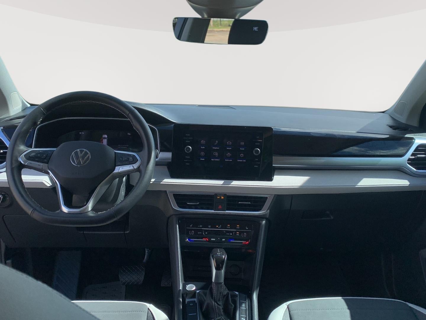 2025 Volkswagen Taos SE