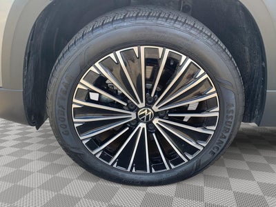 2025 Volkswagen Taos SE