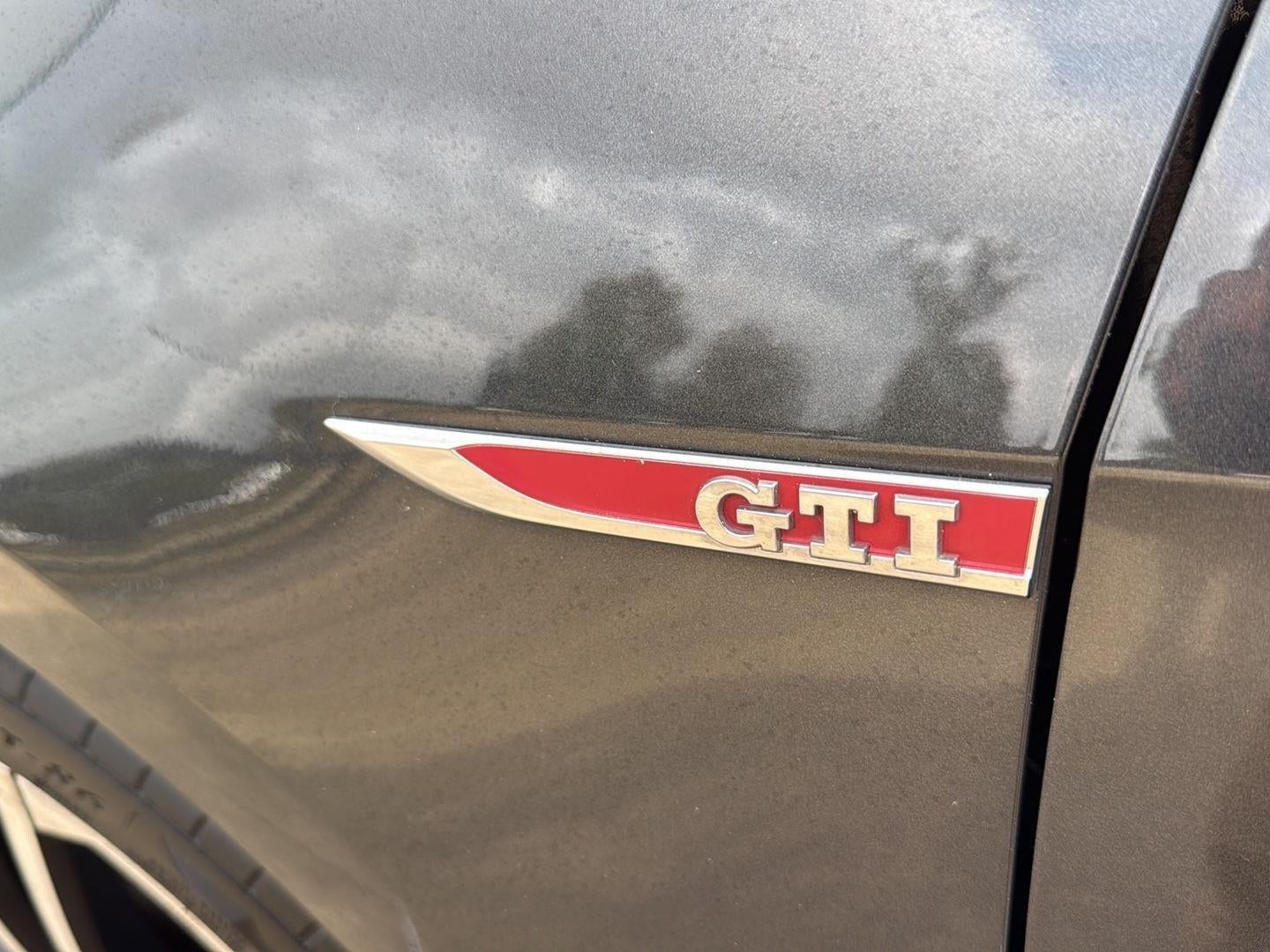 2017 Volkswagen Golf GTI Sport