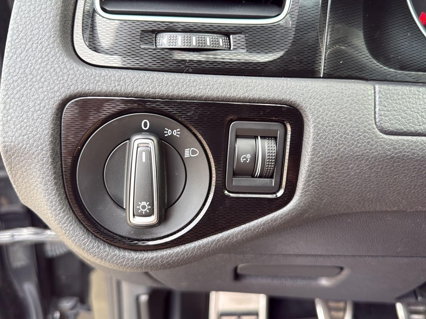 2017 Volkswagen Golf GTI Sport