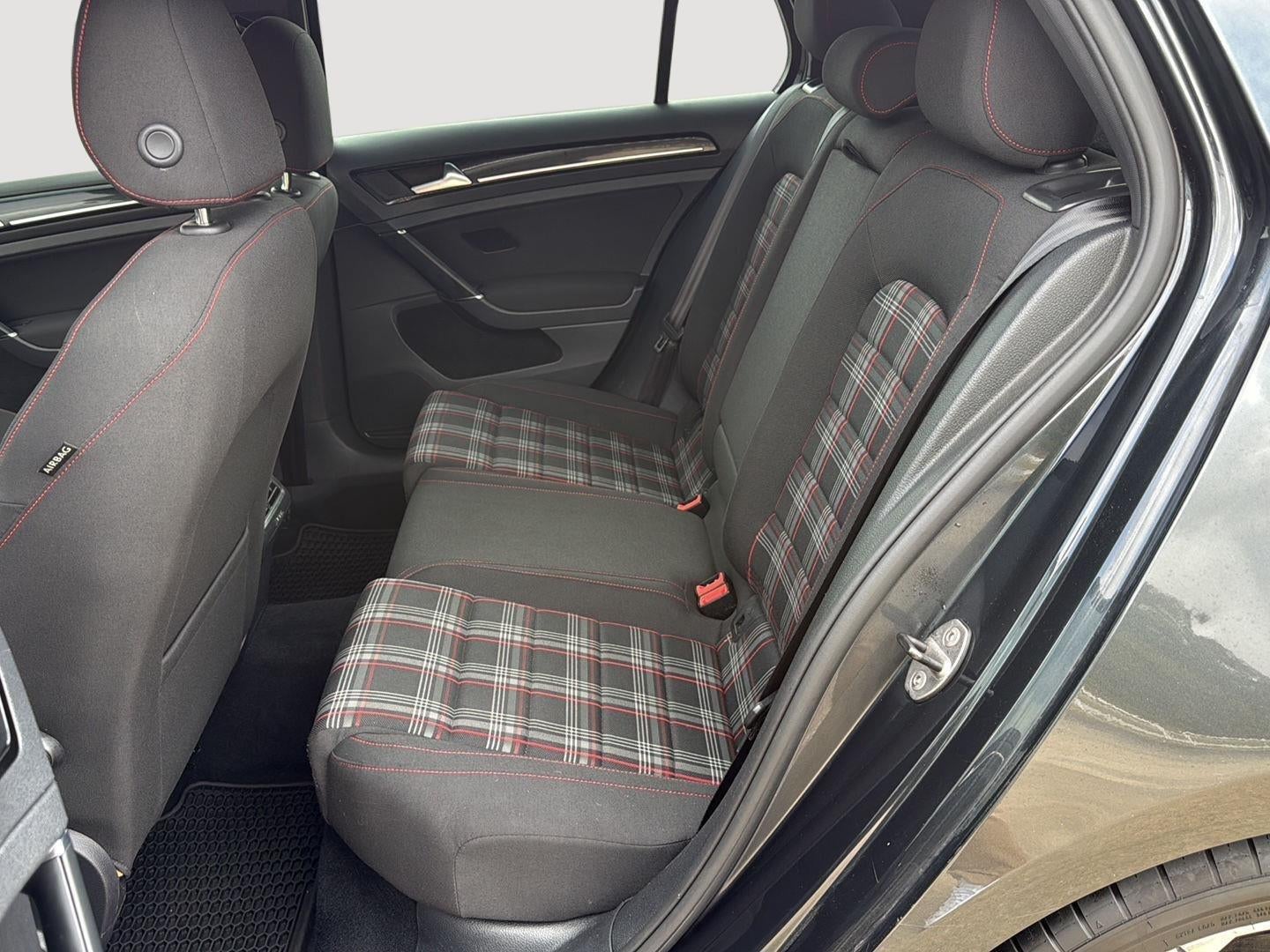 2017 Volkswagen Golf GTI Sport