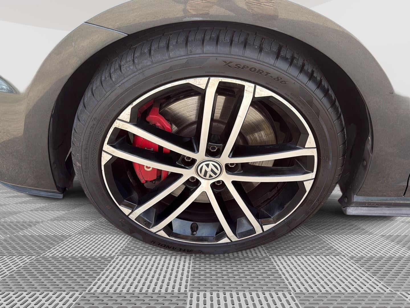 2017 Volkswagen Golf GTI Sport