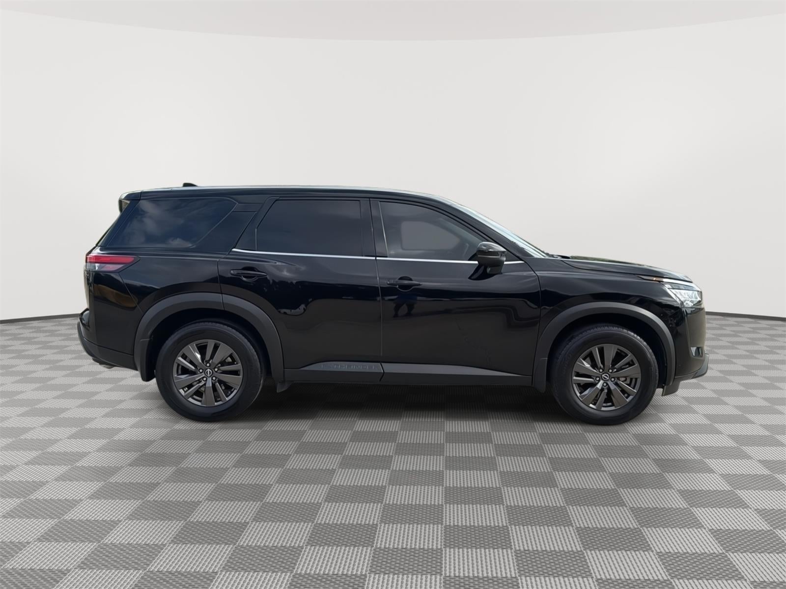 2022 Nissan Pathfinder S