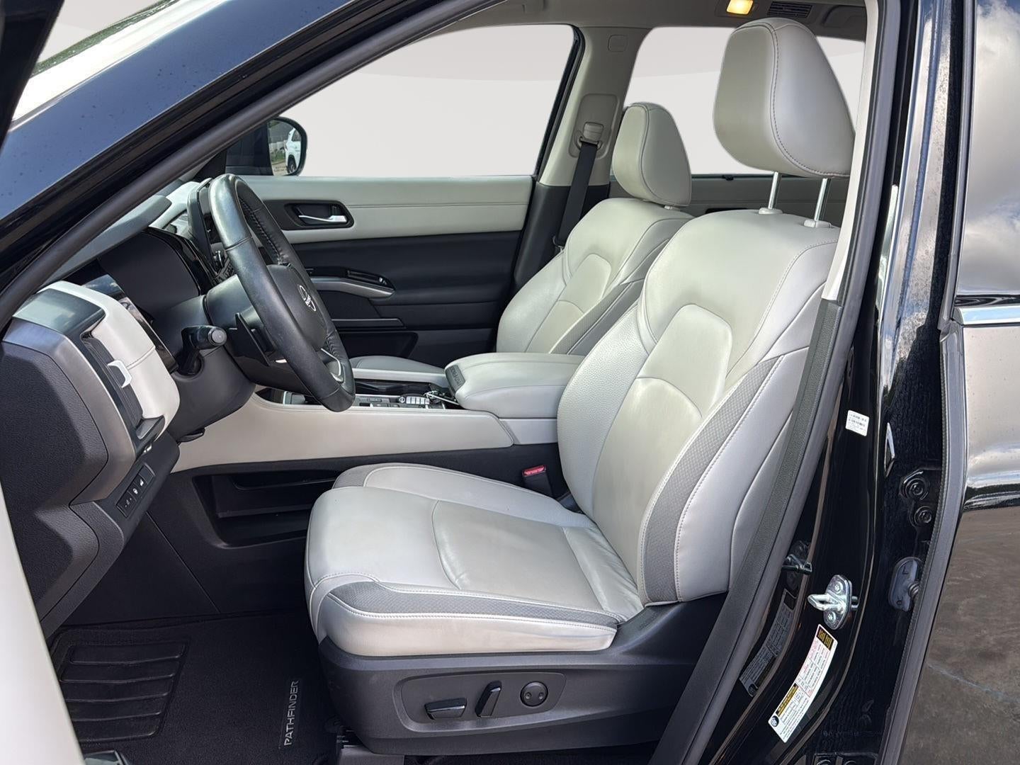 2022 Nissan Pathfinder SL