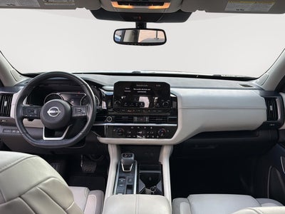 2022 Nissan Pathfinder SL