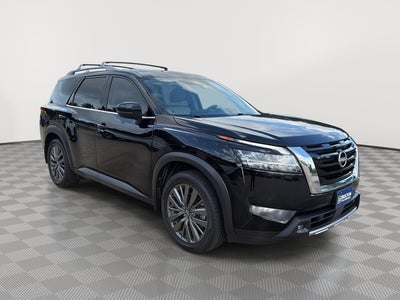 2022 Nissan Pathfinder SL