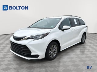 2025 Toyota Sienna LE