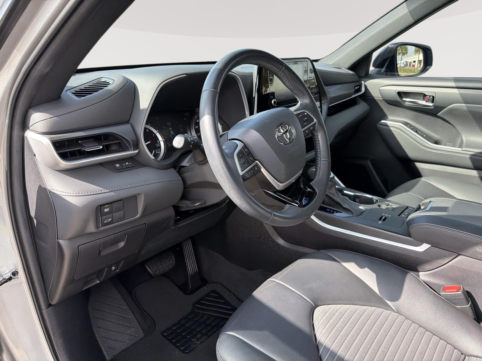 2022 Toyota Highlander XSE