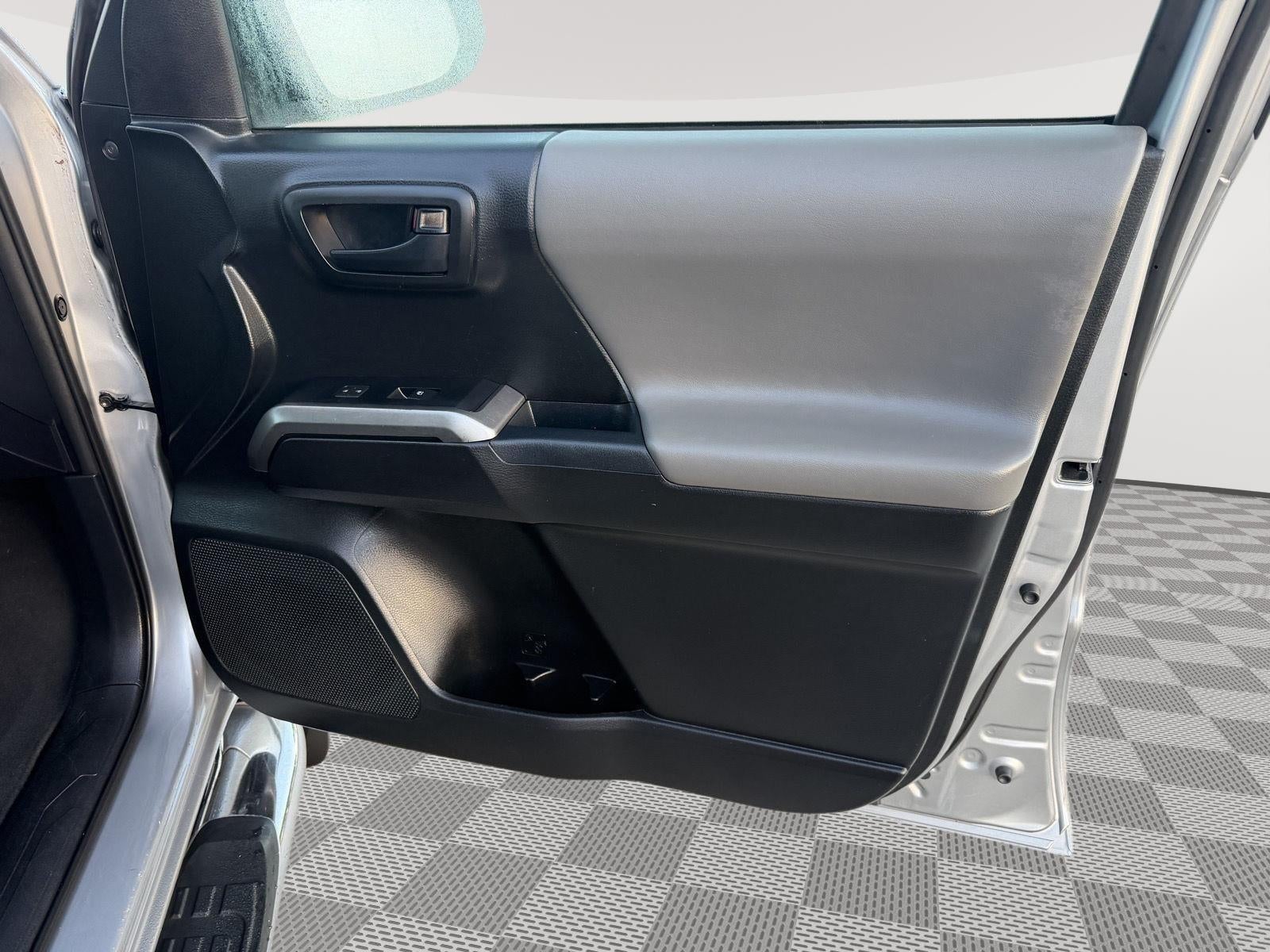 2017 Toyota Tacoma SR5