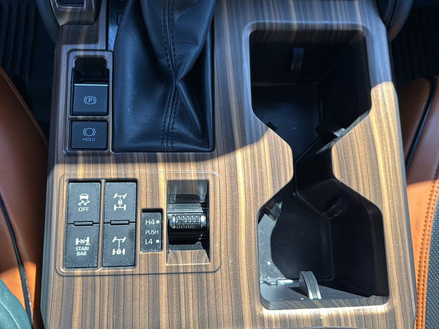 2024 Toyota Land Cruiser 4WD (Natl)