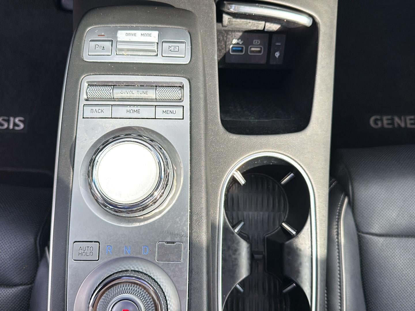 2023 Genesis GV70 2.5T