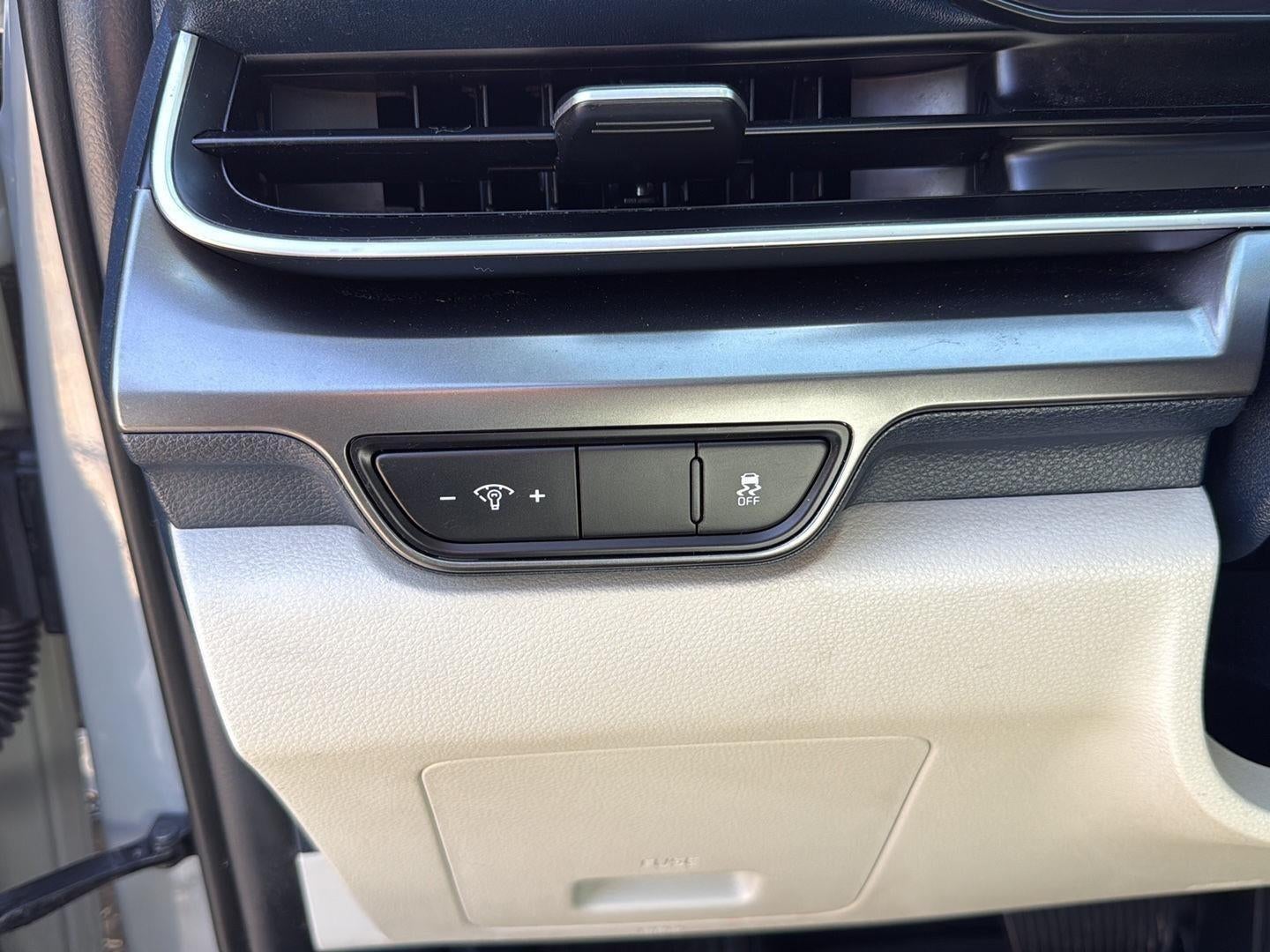 2025 Kia Carnival SX