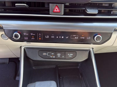 2025 Kia Carnival SX