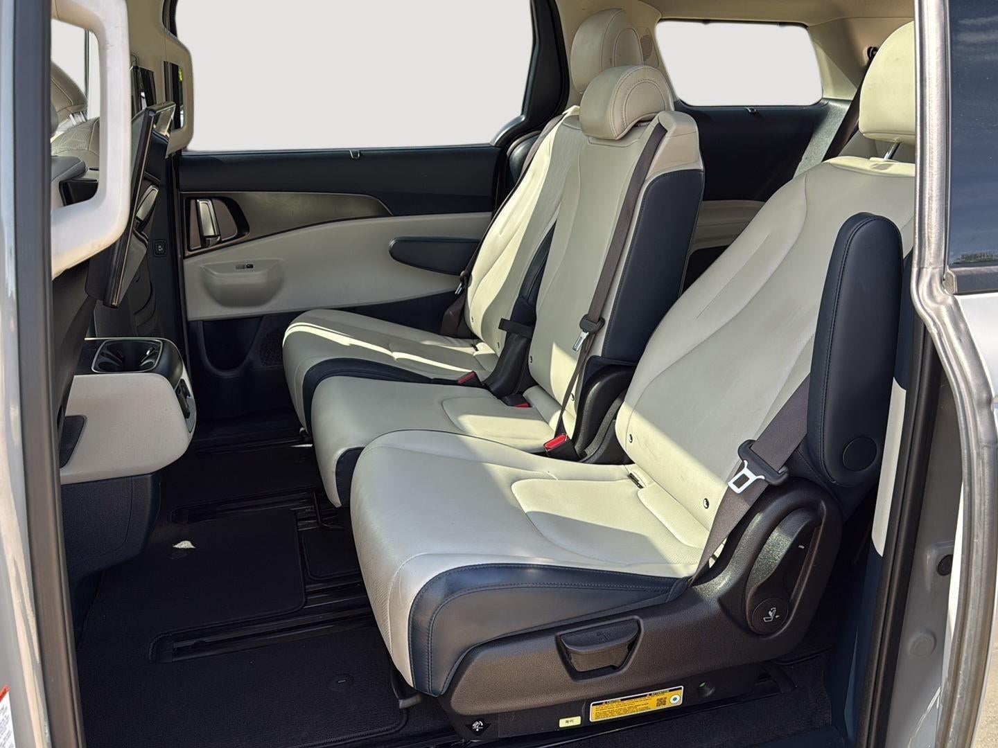 2025 Kia Carnival SX