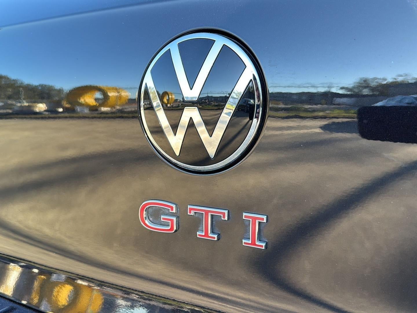 2024 Volkswagen Golf GTI SE