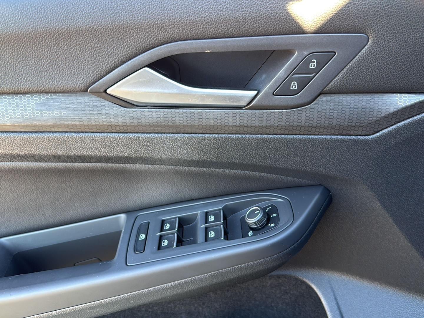 2024 Volkswagen Golf GTI SE