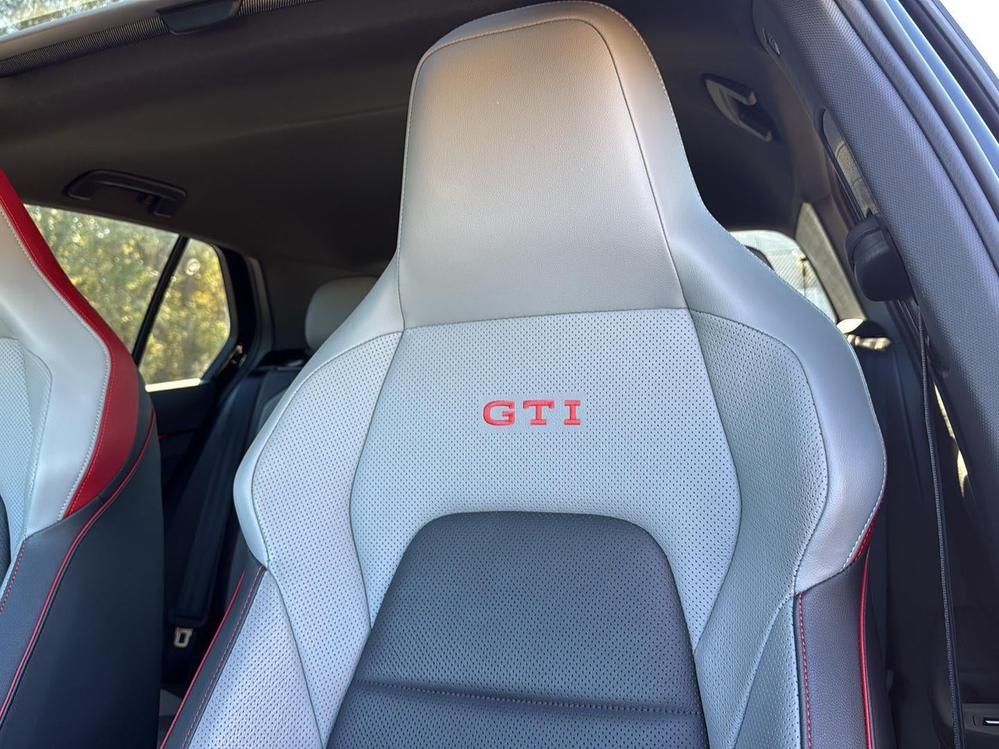 2024 Volkswagen Golf GTI SE