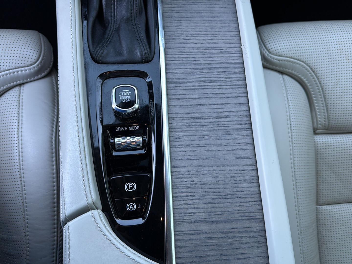 2021 Volvo XC90 Inscription