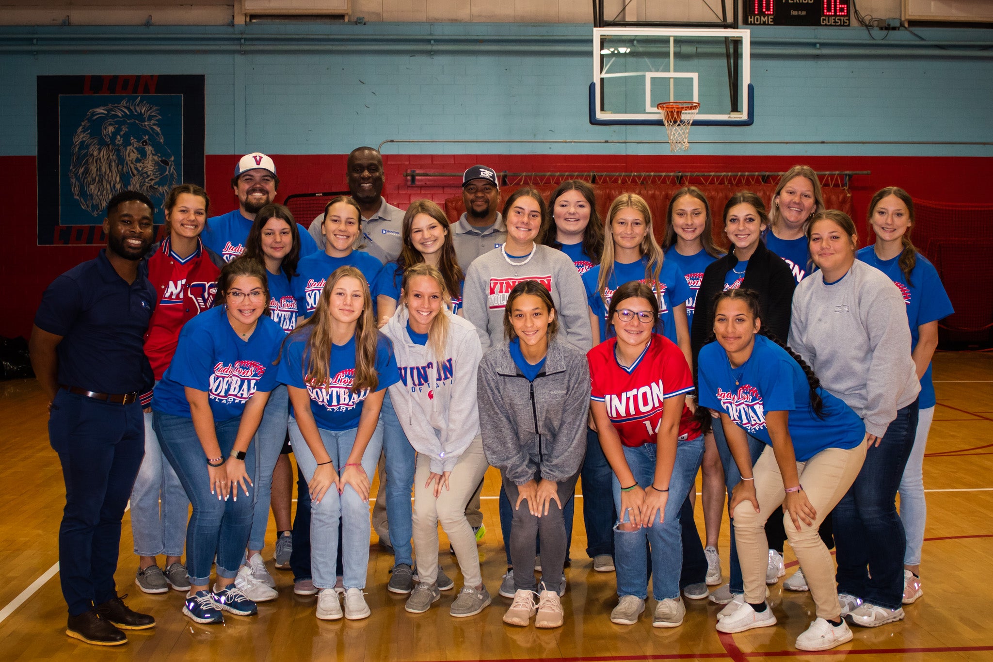 Fed Vinton High Softball Team Near Lafayette